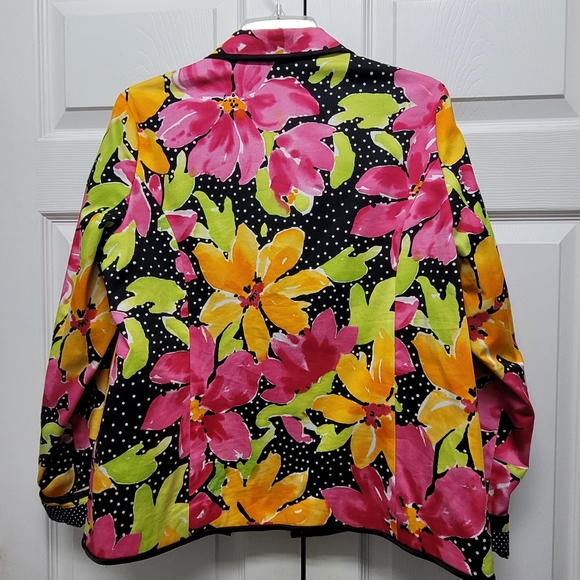HOST PICK! Laura Ashley Spring Jacket - Picture 4 of 5